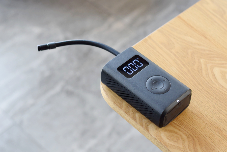 小米发布会前夕神秘机型遭曝光,小米首款车型曝出