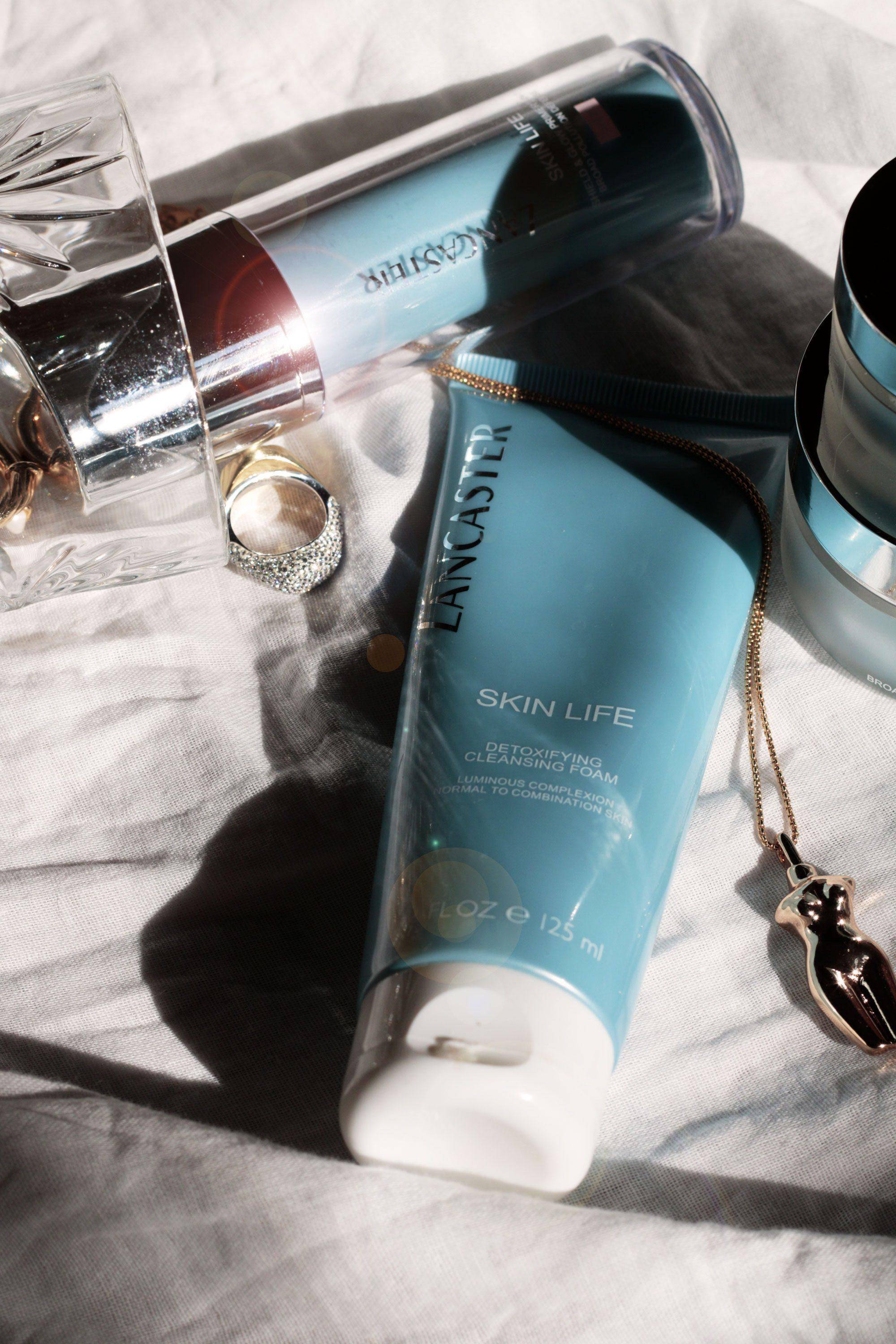 长时间没清理脸部,长期不正确的洗脸方式