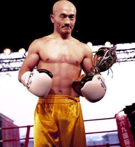 铁砂掌孙雷掰手腕是冠军吗,铁砂掌孙雷对战太极大师翟全安