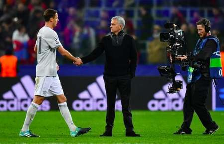 凯恩进球力挺穆帅,凯恩热刺最新消息