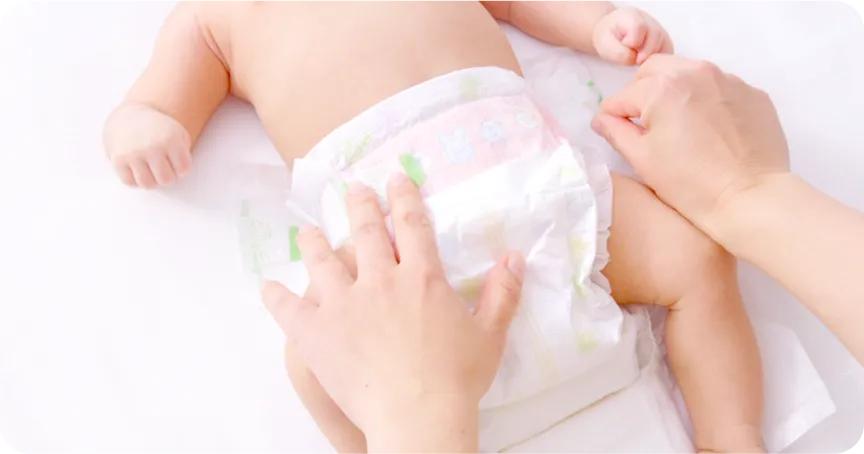 给卧床老人更换纸尿裤流程,更换纸尿裤的操作流程老年人