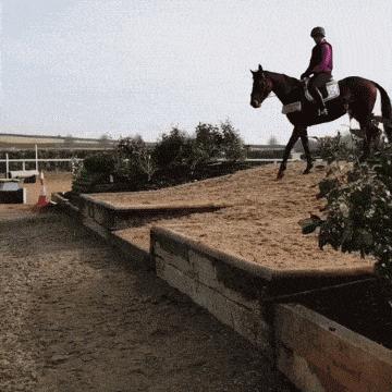 去按脚碰到前女友，怎么化解尴尬