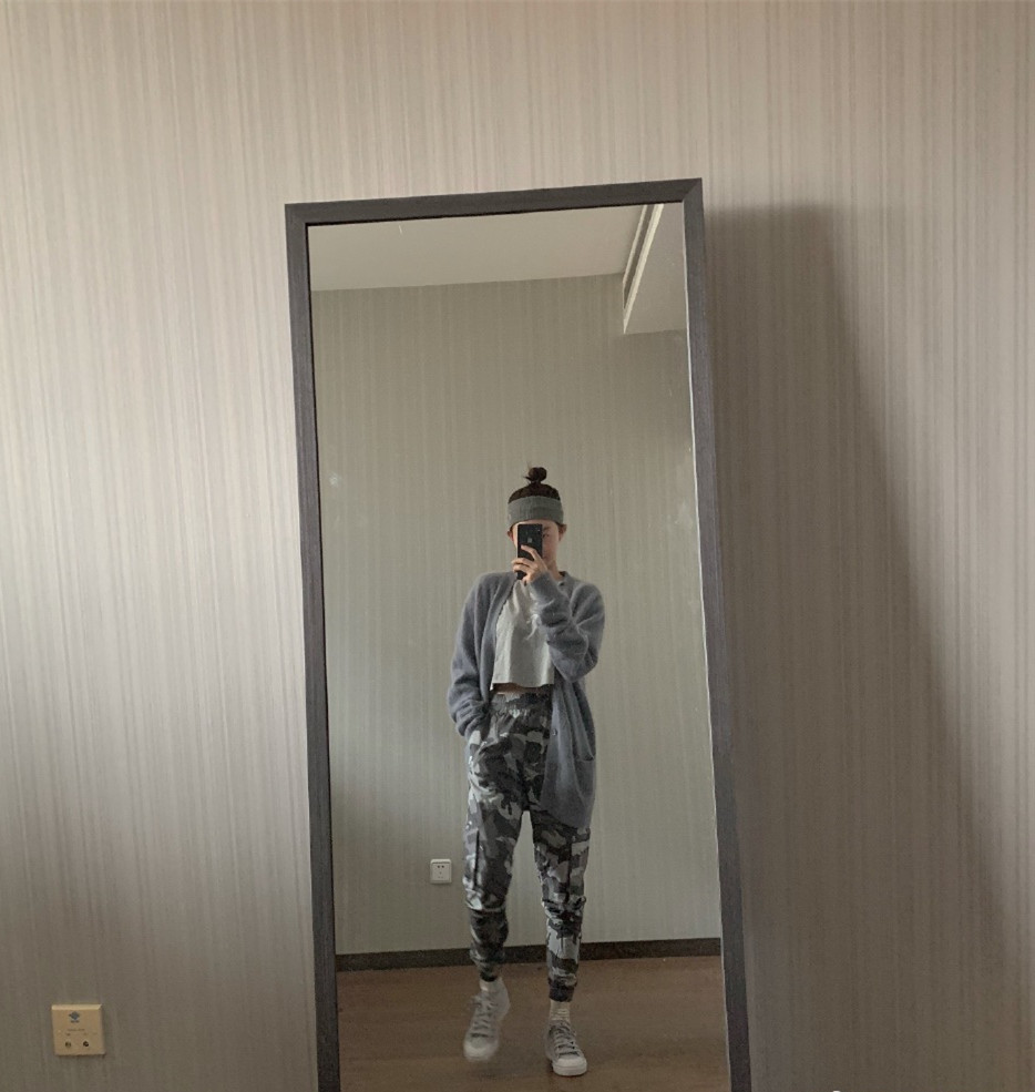 李子璇粉色吊带裙,李子璇穿搭夏季