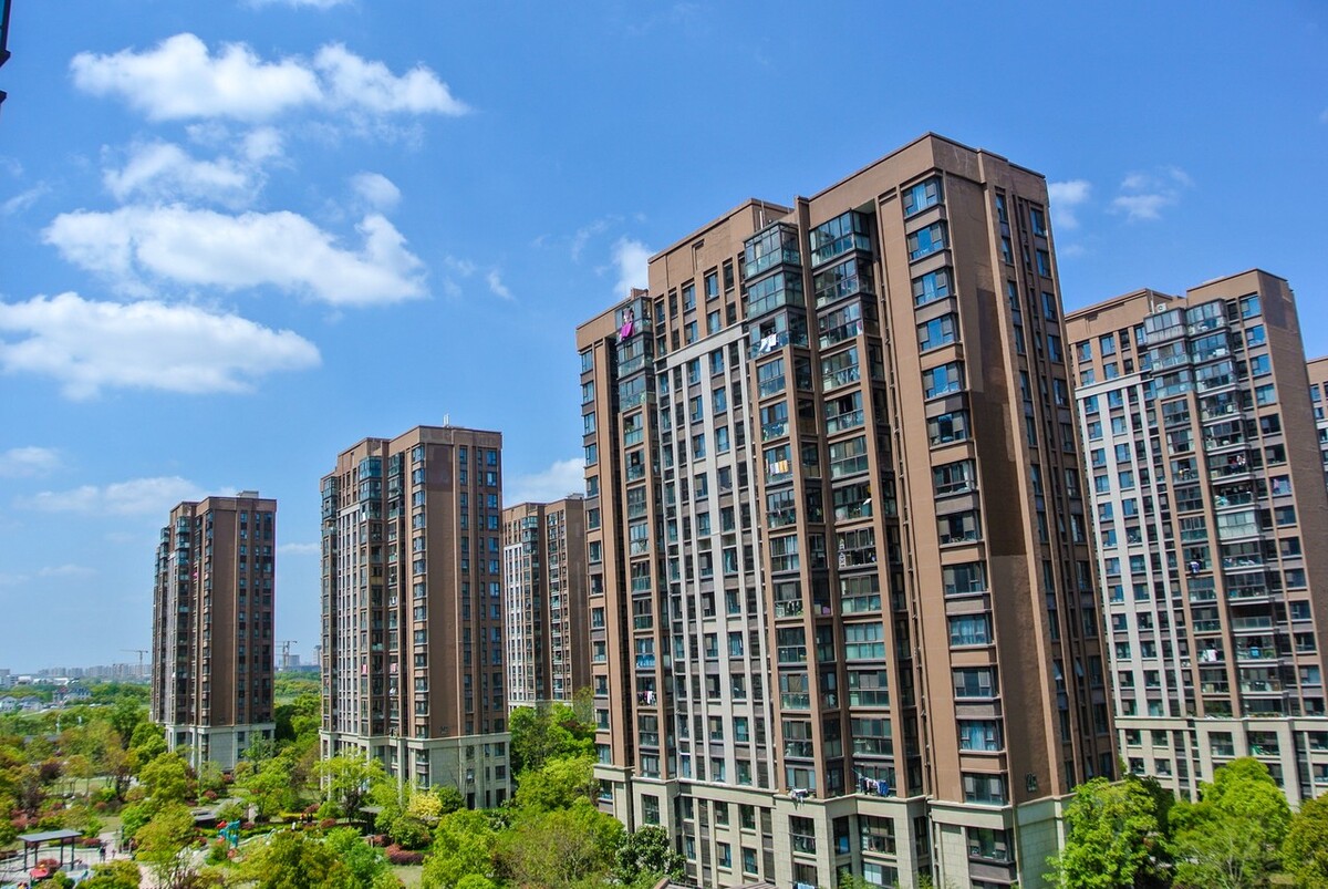 同一楼层东户和西户价格相差多少,同一层楼为何东户没人买