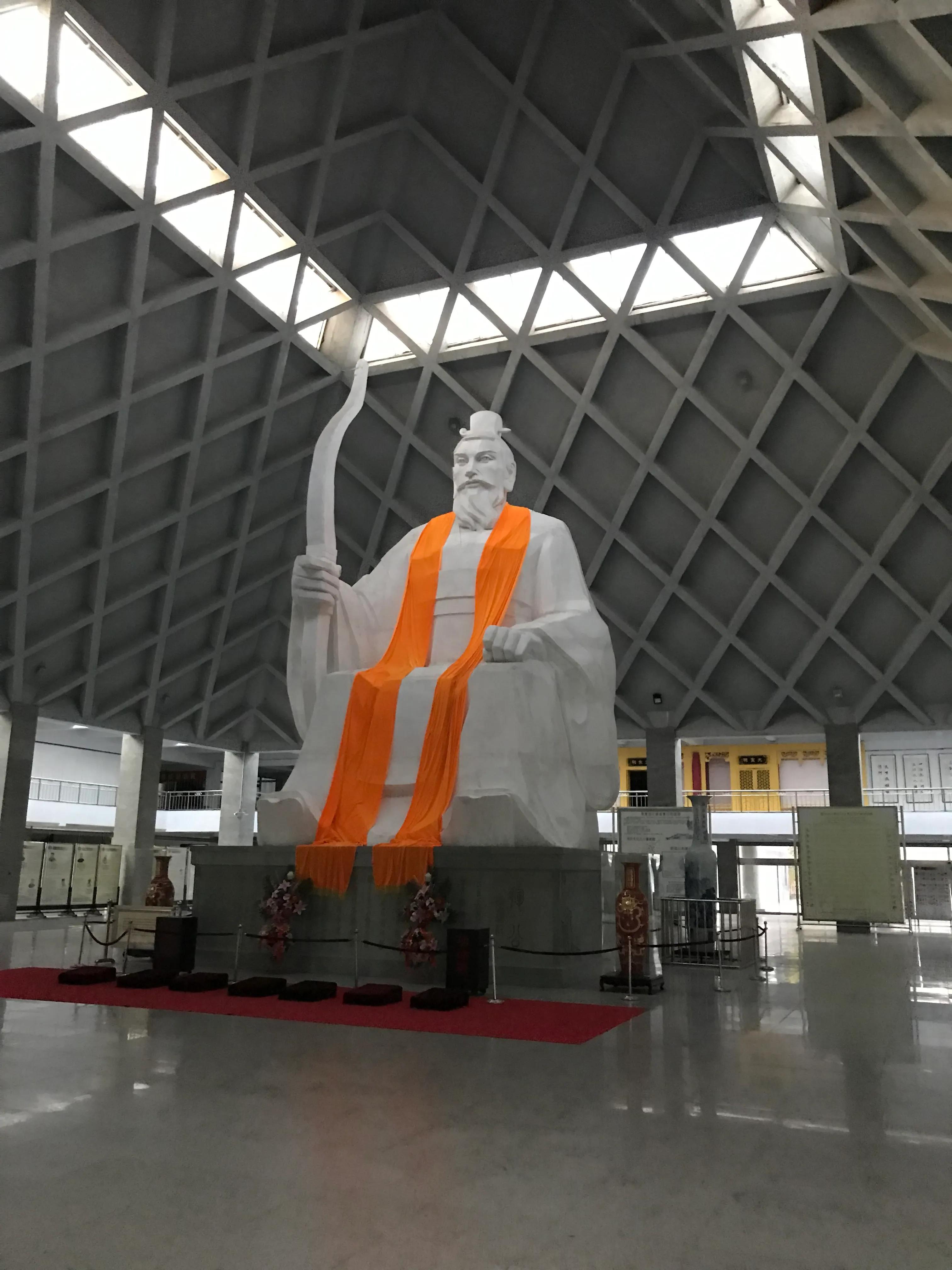 张姓始祖挥公神像,张氏始祖挥公墓地