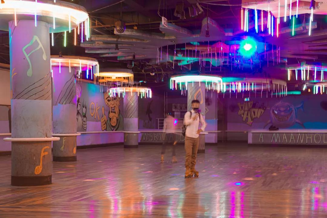 父母约会时，玩得比你野多了