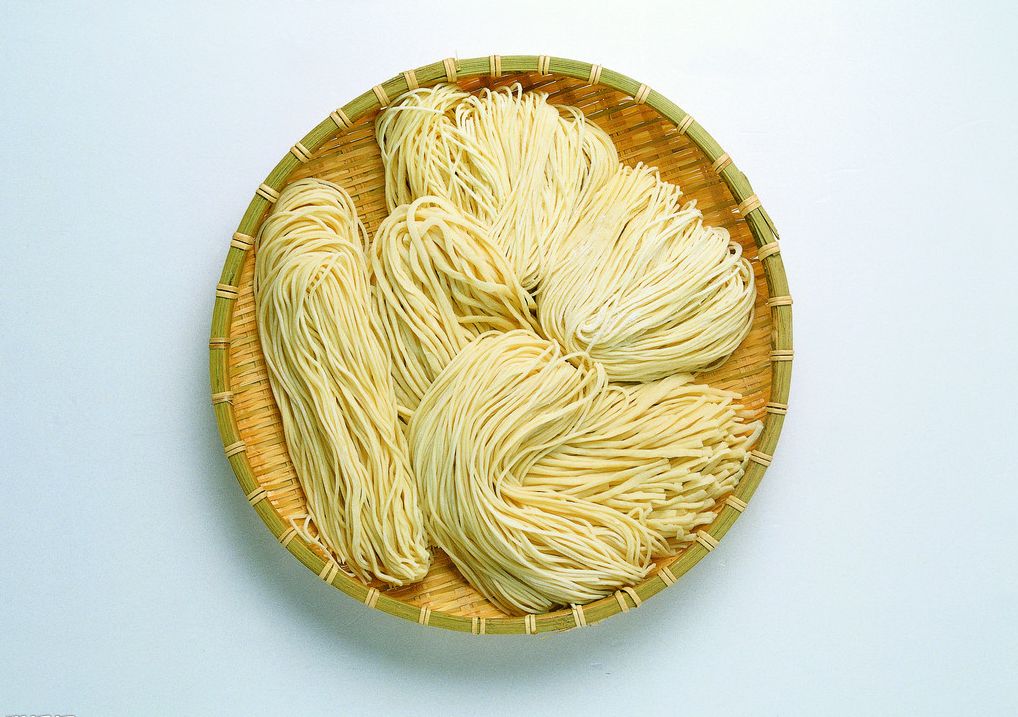 开鲜面条店需要什么设备,想开鲜面条店哪里可以学技术