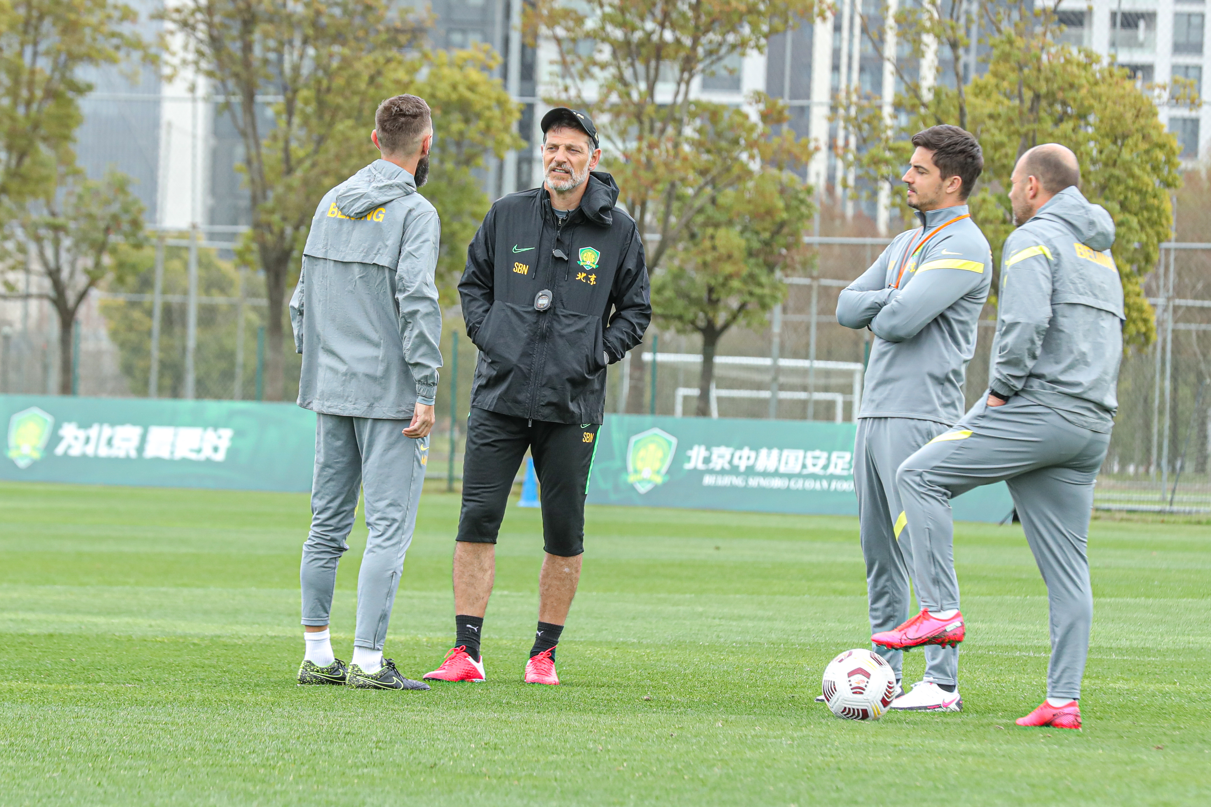 北京国安主帅比利奇首秀,比利奇训练国安