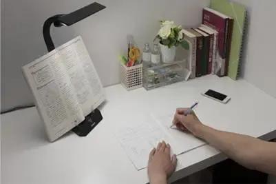 孩子近视父母不近视,家长想要孩子不近视怎么办