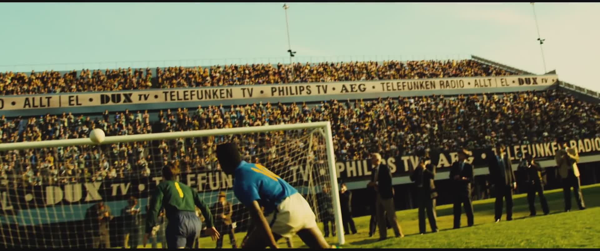 从贫民窟逆袭足球队,从贫民窟到足坛璀璨的巨星