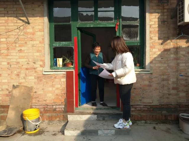 90后经典歌曲,90后行长静姐创业的直播间