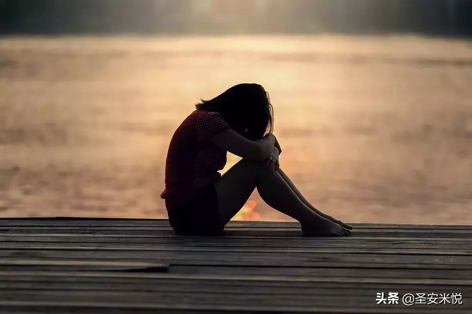 成年人的崩溃都在安静里,成年人的崩溃都是无声的大哭