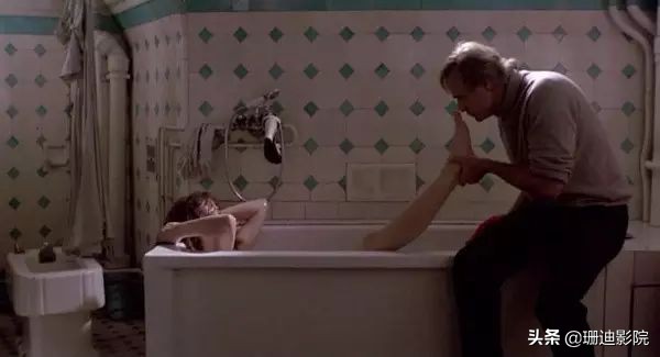 这样的大尺度R级片，注定在影史上留下浓重的一笔