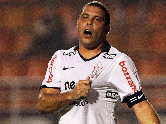 外星人罗纳尔多2002,世界足坛传奇巨星外星人罗纳尔多