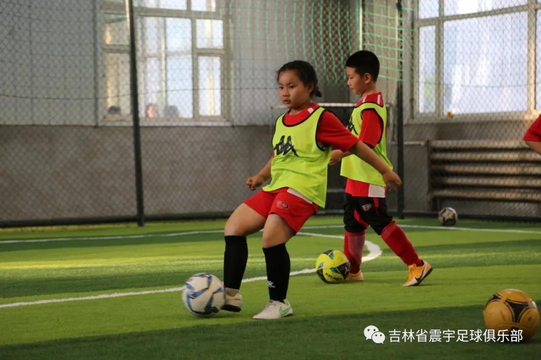 快乐童年，足球相伴！——震宇足球俱乐部“超级比赛日”精彩瞬间