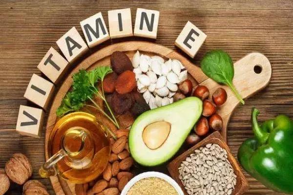 你还在担心脱发怎么办？护发妙招都在这里了，收藏起来！