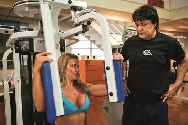 艺人的自我修养：混迹足坛20多年的“凯撒大帝”充满传奇的一生