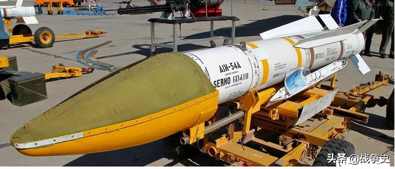 米格25有多牛？以色列曾对它束手无策，伊朗花大钱买F14对抗