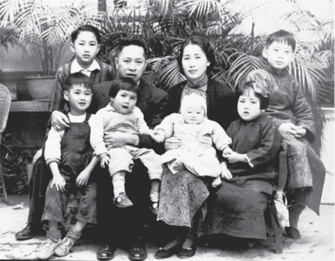 叶挺给童养媳300大洋，要求解除婚约，她却拿钱买下一间庵堂