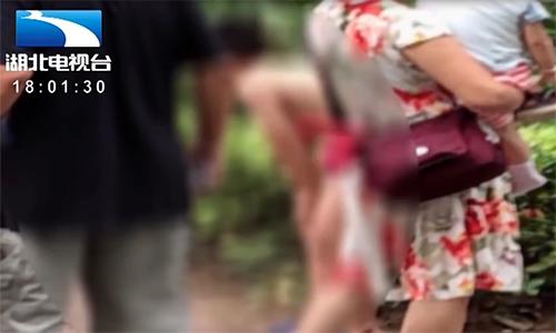 十七岁男孩被抽打,六岁孩子被父亲抽打后续