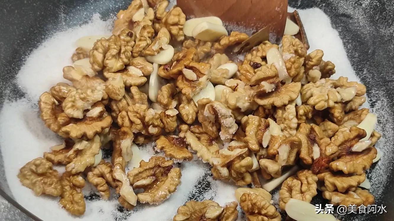 核桃和芝麻在一起怎么做好吃,核桃怎么做好吃椒盐