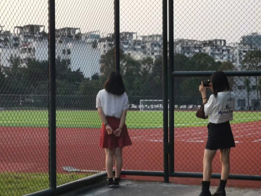 如何踢球可以不交钱,如何不花钱买到一个足球