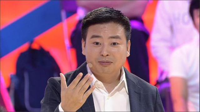 三无亿万富豪：靠十元店发家致富，门店3800家，年入170亿