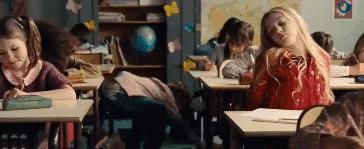 对着小孩的脸拍的视频,给孩子拍照事件