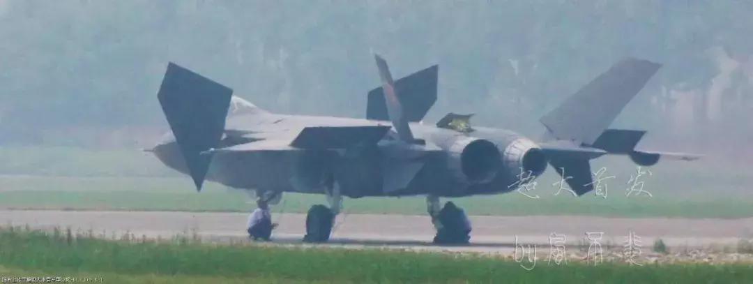歼10b和f16哪个厉害,歼10b和f2对战