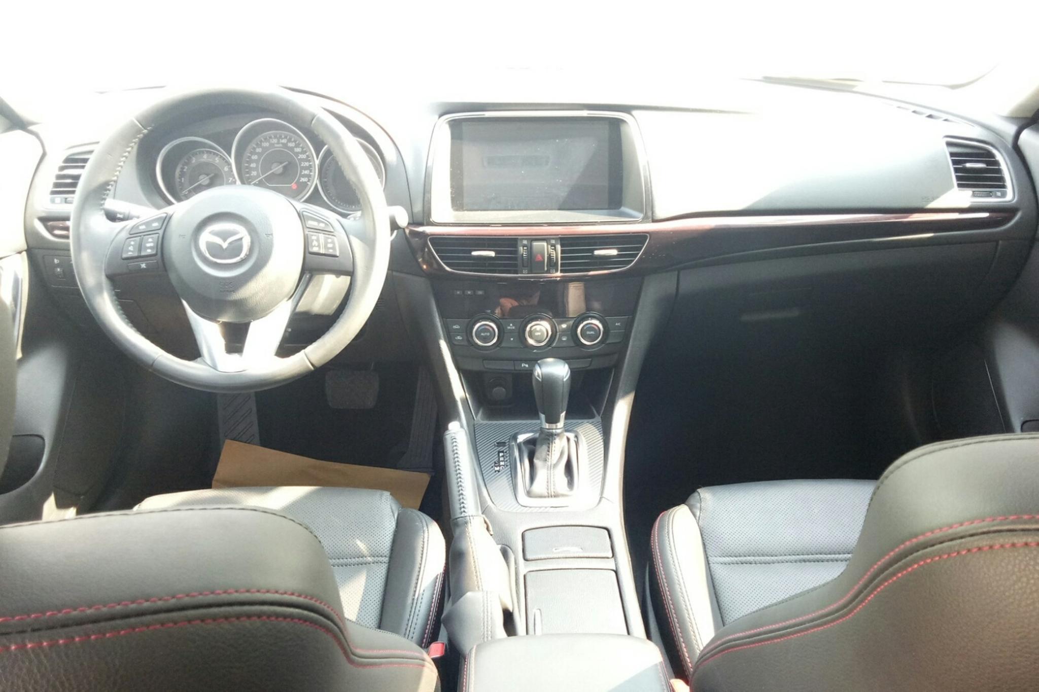 阿特兹电子手刹松不掉什么原因,阿特兹手刹关闭什么样子