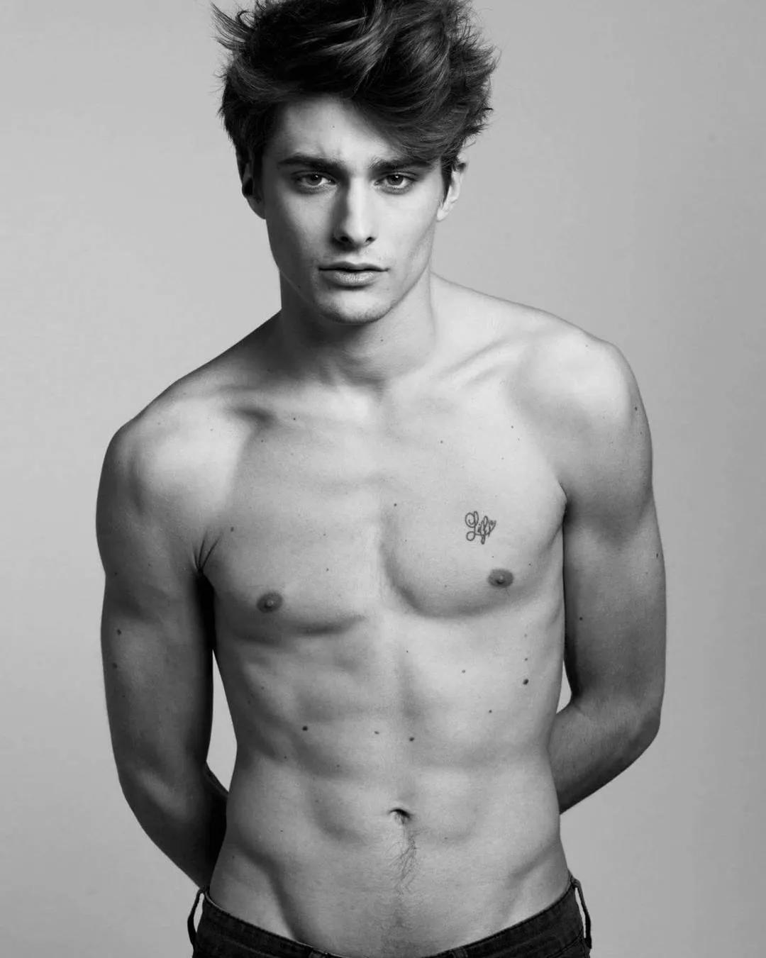 四大帅哥哈利波特,身高185的帅气男模