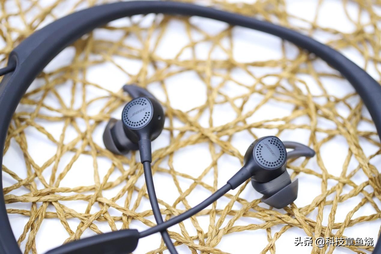 降噪耳机boseqc30测评李大锤,基础玩家boseqc30蓝牙降噪耳机