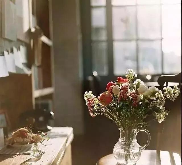 心烦时一个人沉默是最好的,心烦的时候尽量不要说话