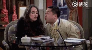 在线等，接吻时咬下女友的死皮，怎么办？