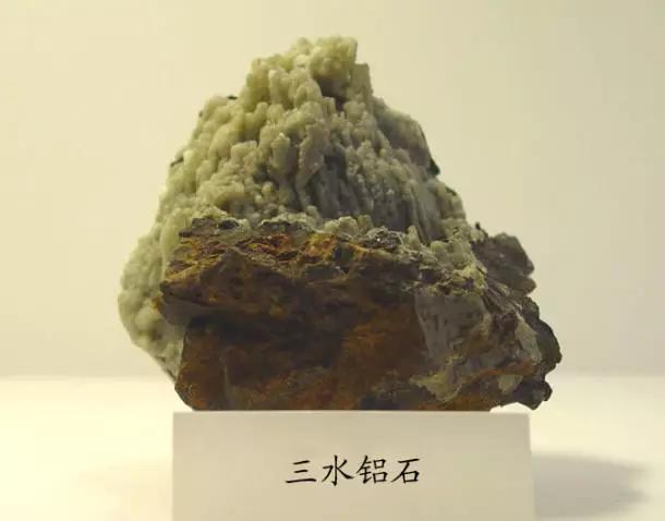 黄金矿石的鉴别方法,100种漂亮矿石
