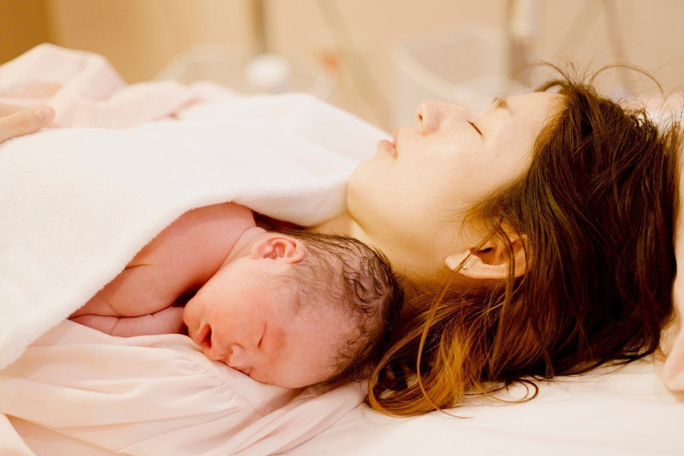 产妇坐月子容易出汗怎么办,产后坐月子容易出汗是什么原因