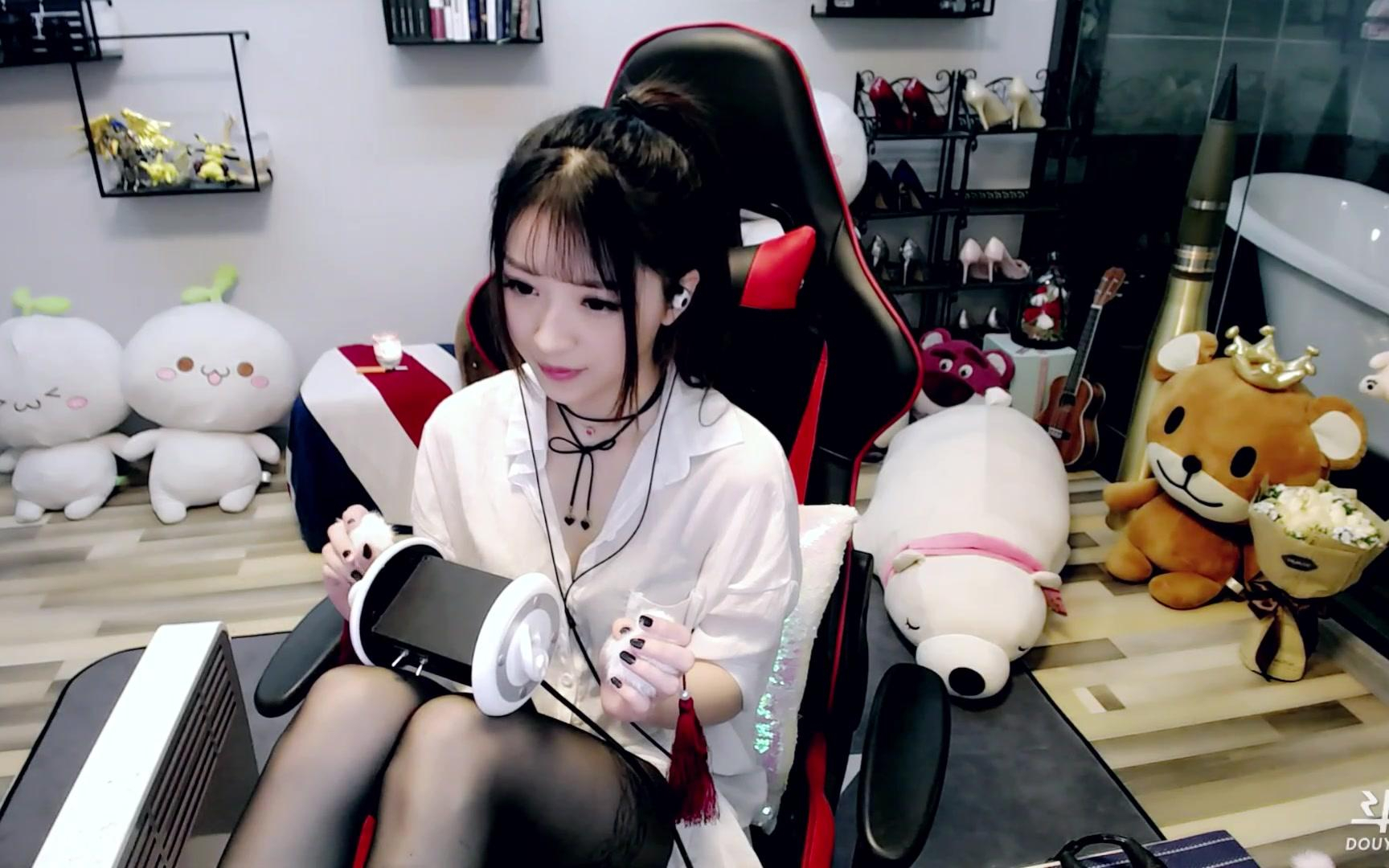 “只要给钱都能聊”，月入上万的网络哄睡师，年轻男性是消费主力