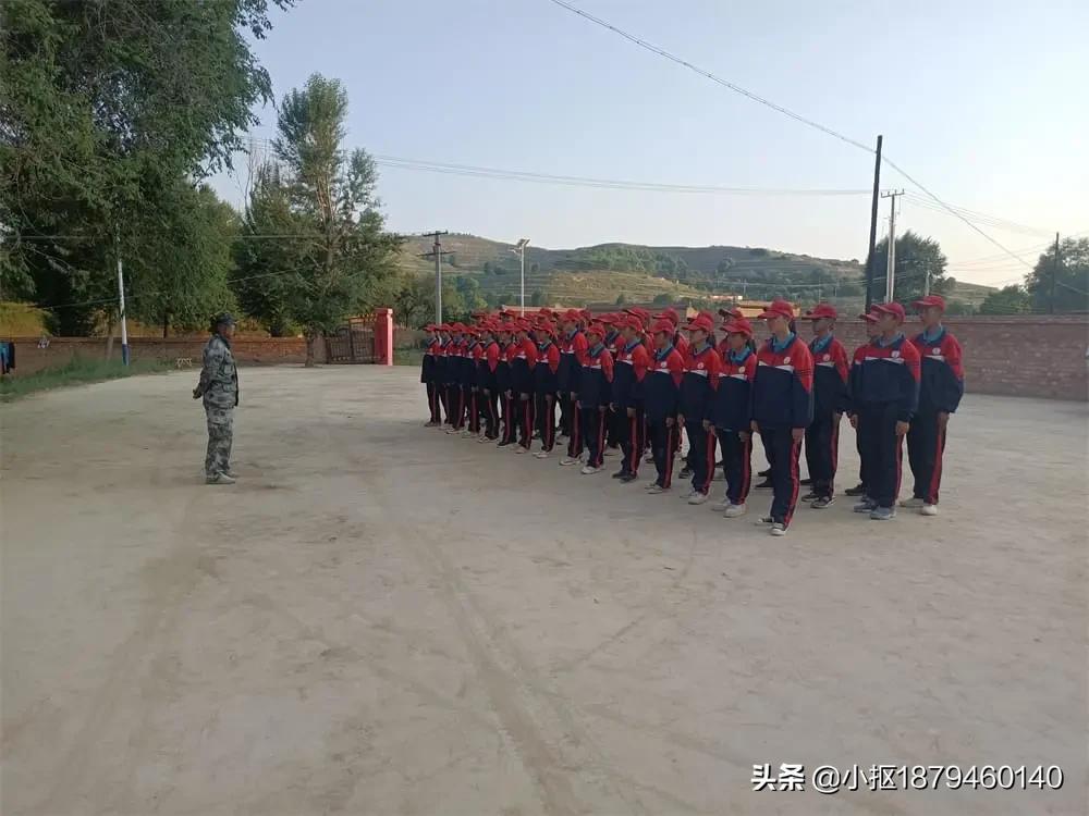 2021年李锋教育「成长不烦恼」第十二天夏令营之传递爱心扶贫助学