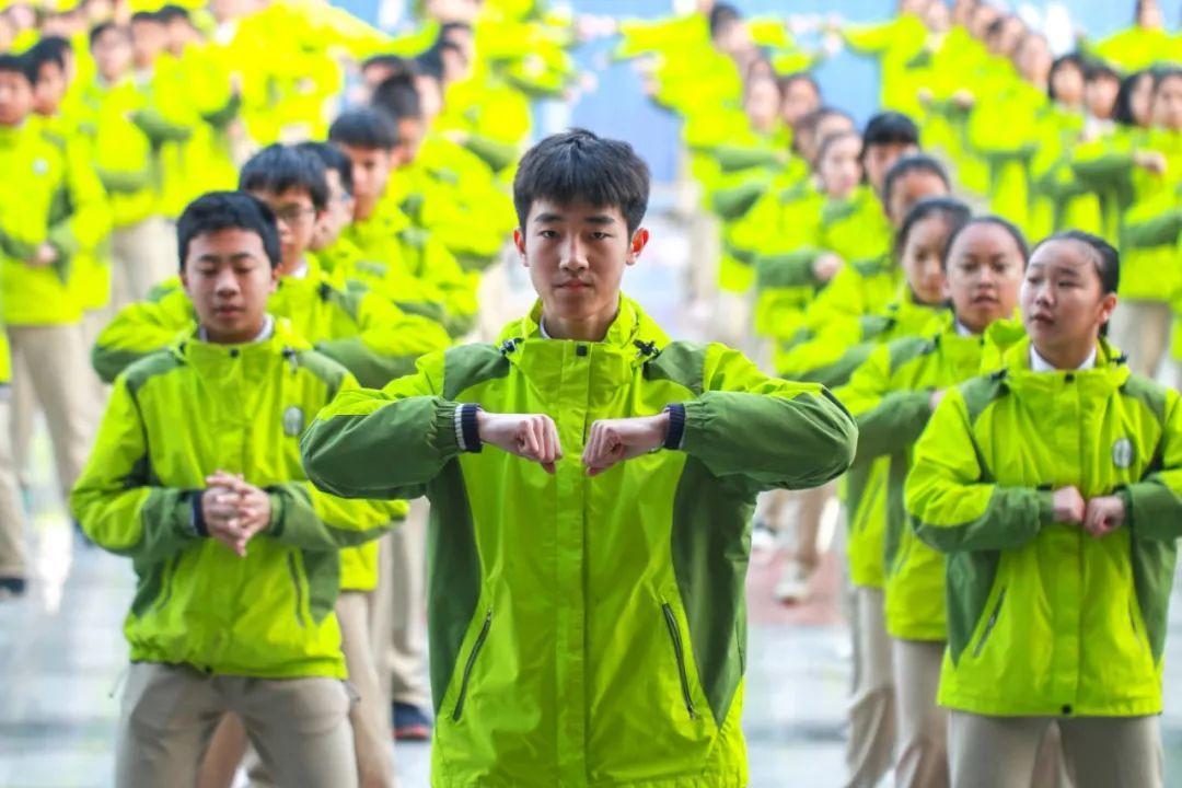 如何促进小朋友运动能力的发展,孩子活泼好动适合什么运动