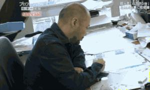 让我们的青春哭成狗，只是他彪悍人生里一件小事
