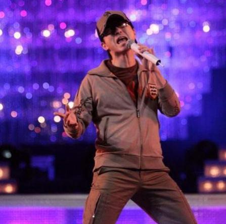 唱歌没感情全凭一口嗓,唱歌毫无感情全靠技巧