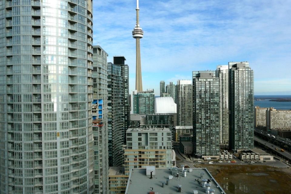 为什么房子没人住会老化快,为什么房子越来越荒废