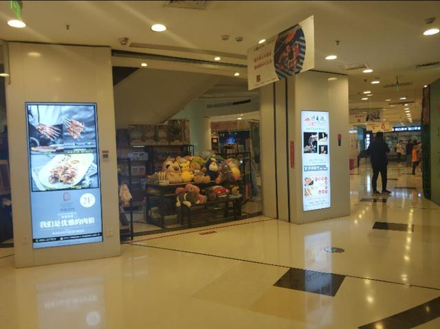 吃货们的福利来了完整版,乌鲁木齐复古美食广场