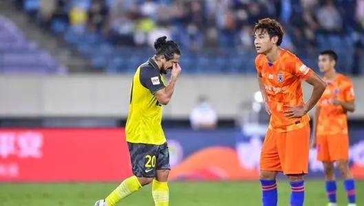 洛国富下场将停赛正确吗,洛国富为失误道歉