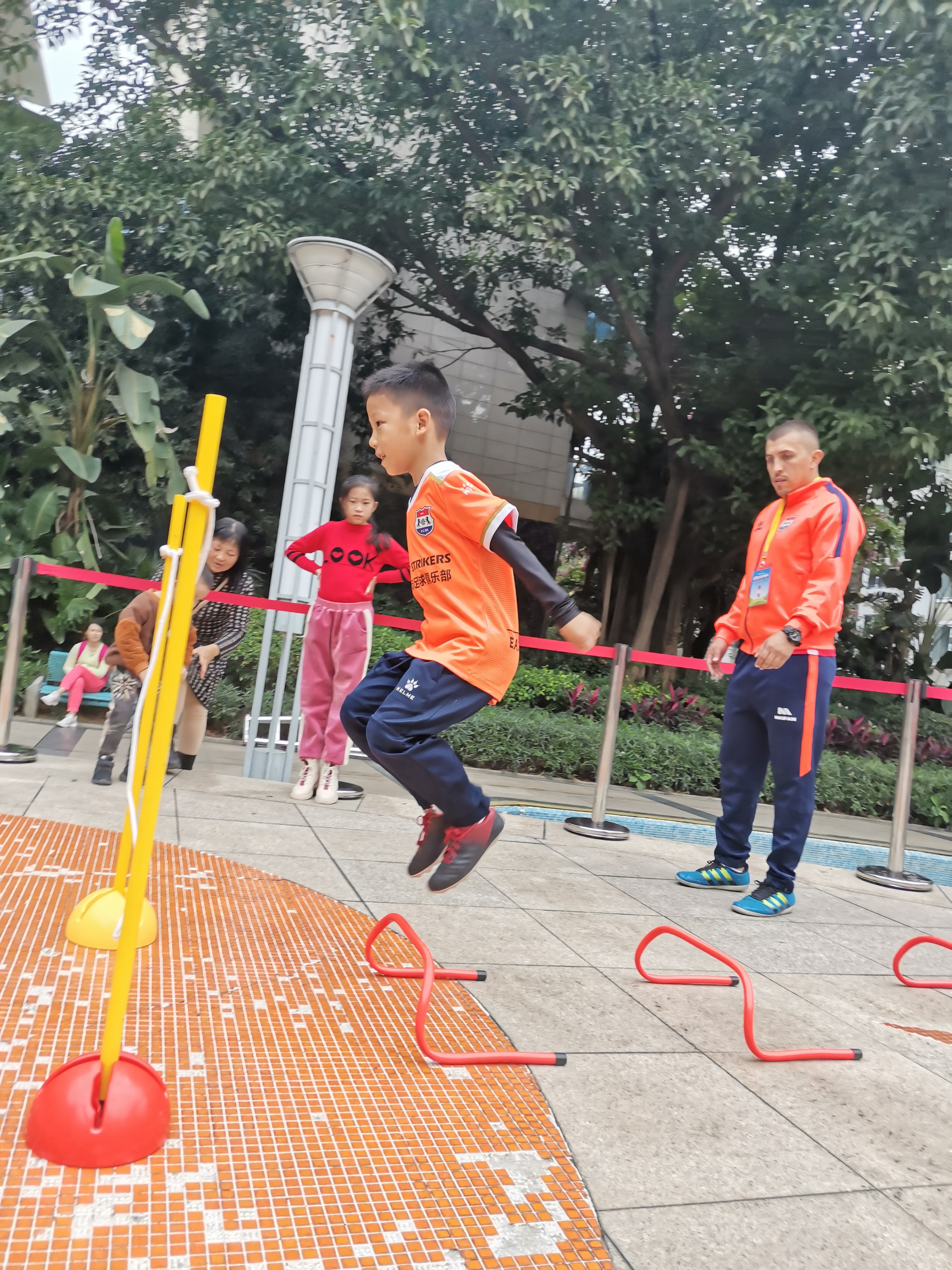 家庭亲子足球比赛,亲子足球趣味比赛