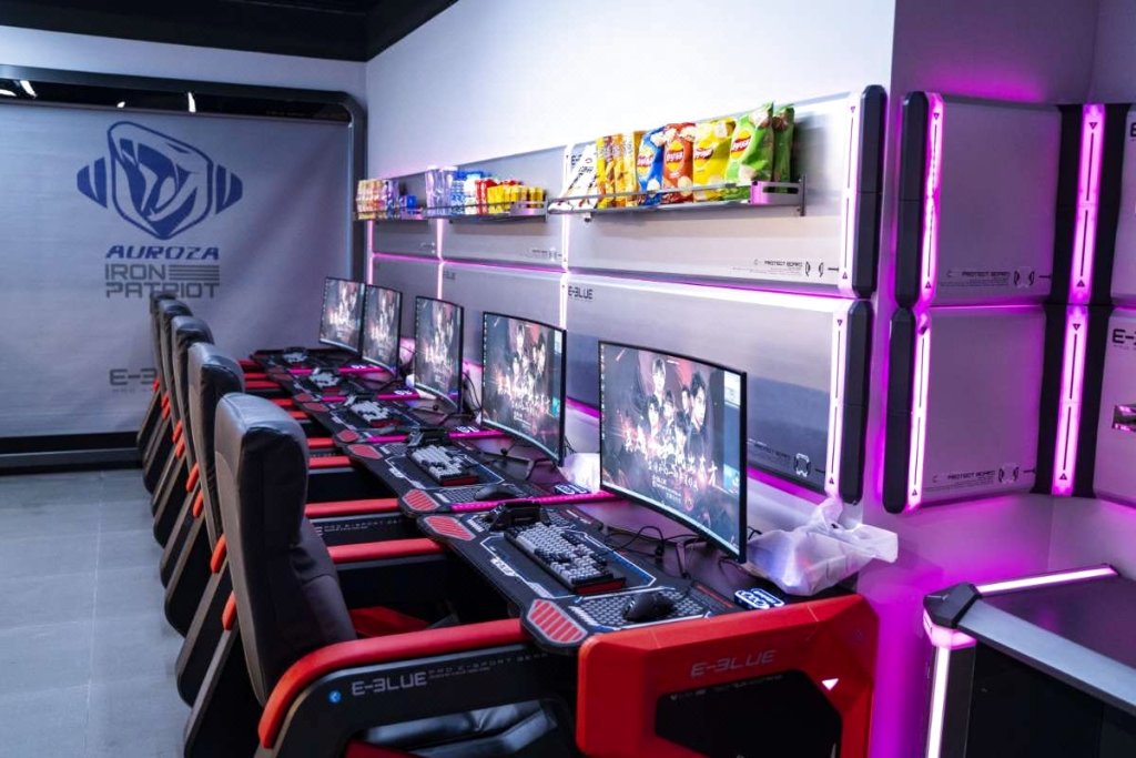 23街区品牌服装店,23街区北区