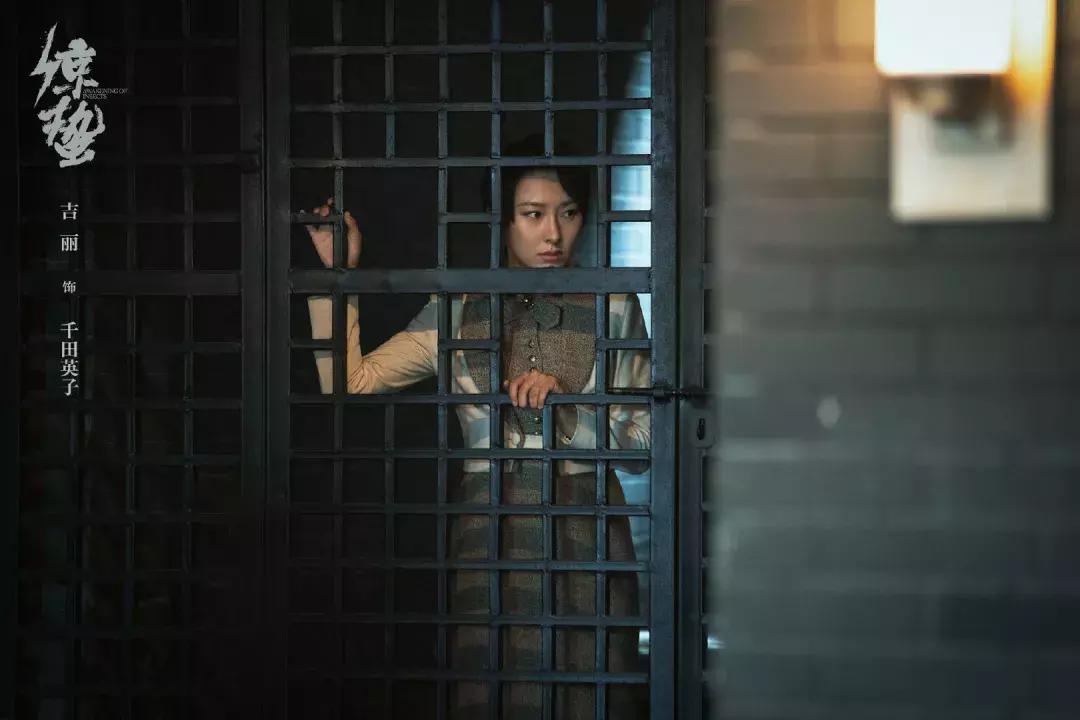 从服务员到好莱坞最红华裔女艺人,从服务员到明星