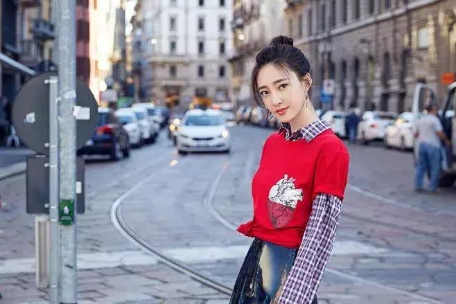 看脸时代你必须精致,素颜英语怎么说