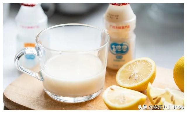 在李佳琦直播间买零食，是个划算的选择吗？