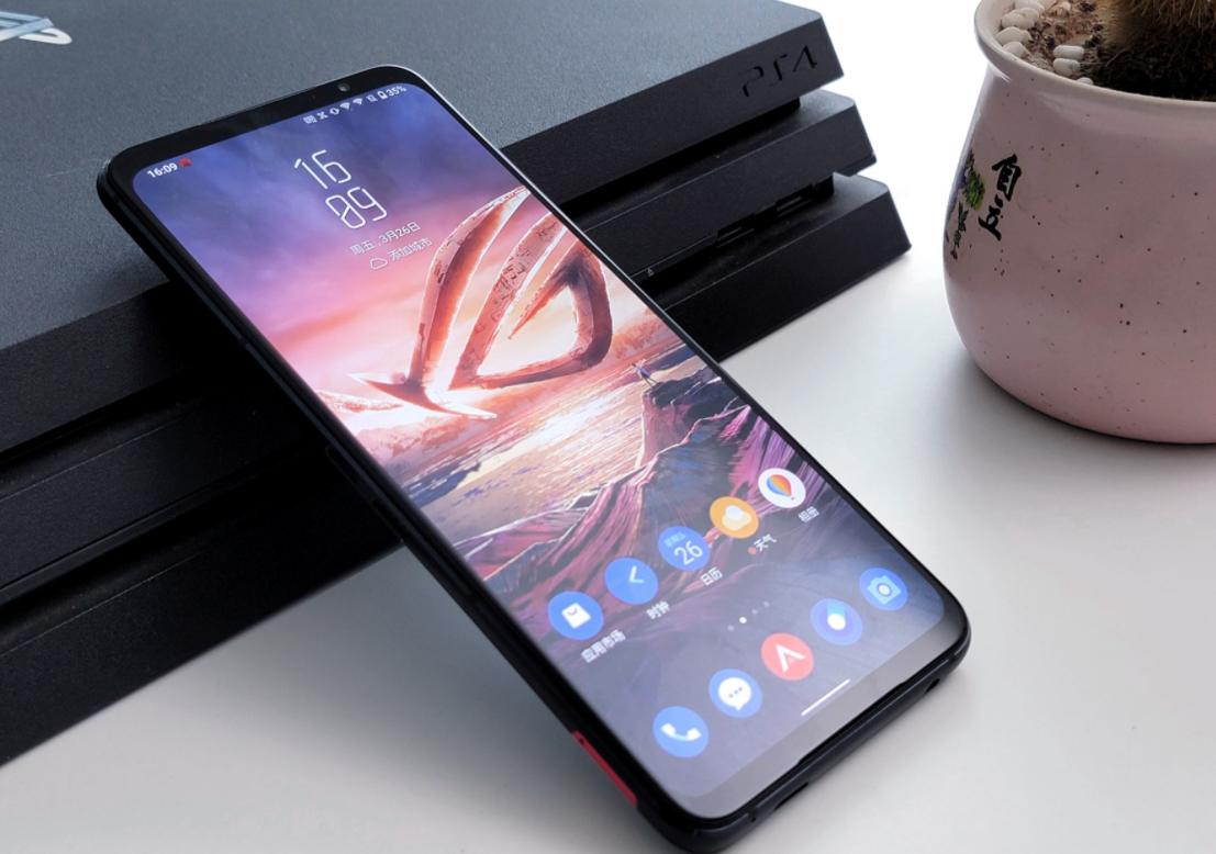 E4材质高刷屏+游戏精灵！ROG5全面能打，老玩家上手都叫好